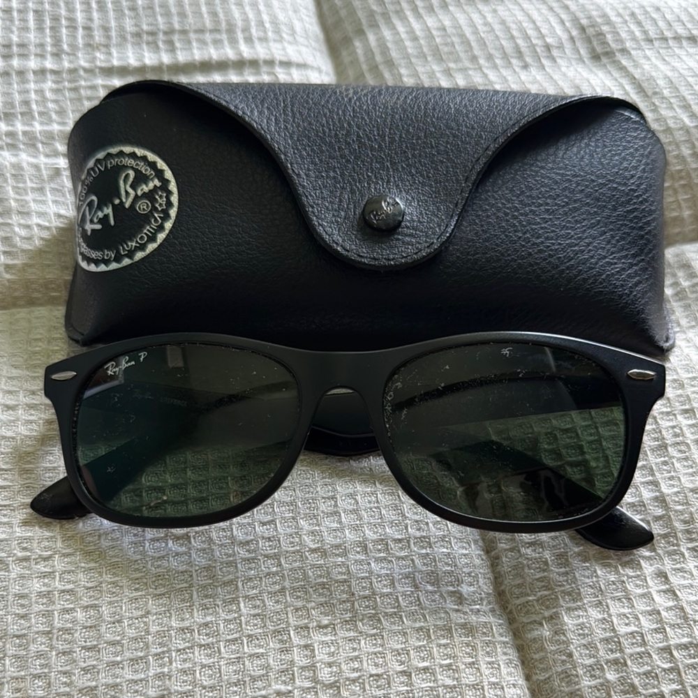 Ray-Ban Classic Black Sunglasses with Case